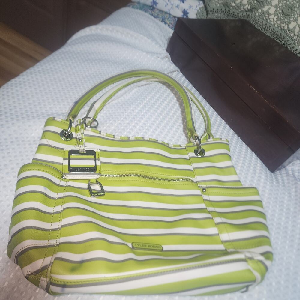 TYLER RODAN GUC GREEN FLORAL SHOULDER BAG